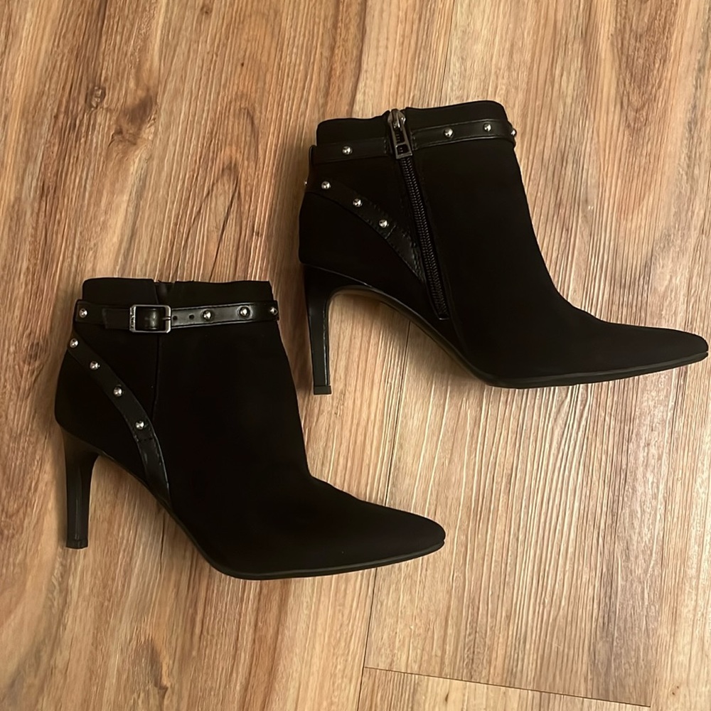 Sam & Libby - black bootie Sz 6